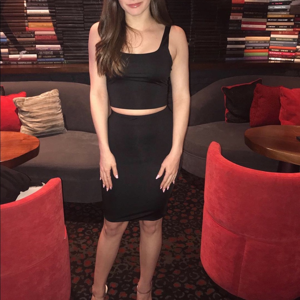 FLASH SALE⚡️Crop Top + High Wasted Skirt/ SET -NWT - Picture 4 of 4